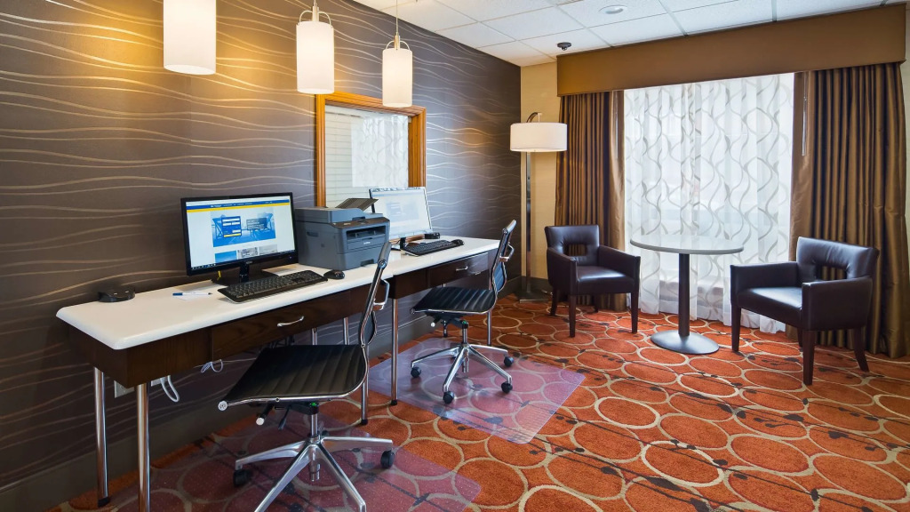 Best Western Falcon Plaza - Bowling Green