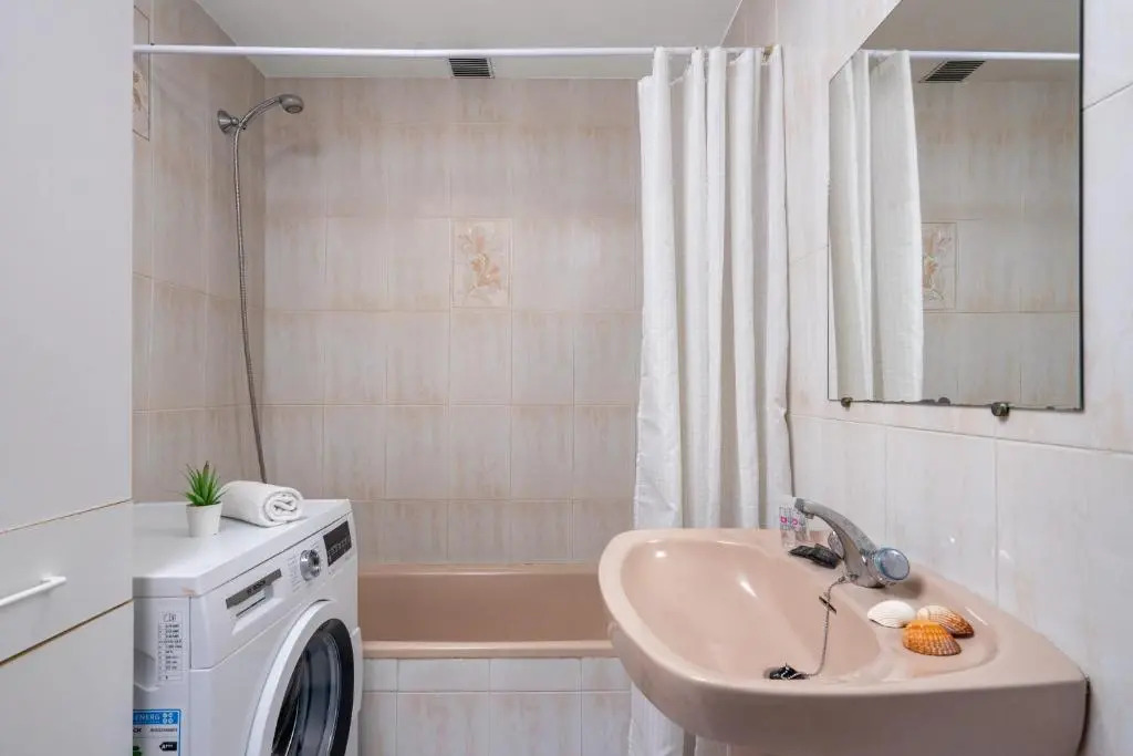 Central gem in Los Boliches SOHO with wifi and tv ref77