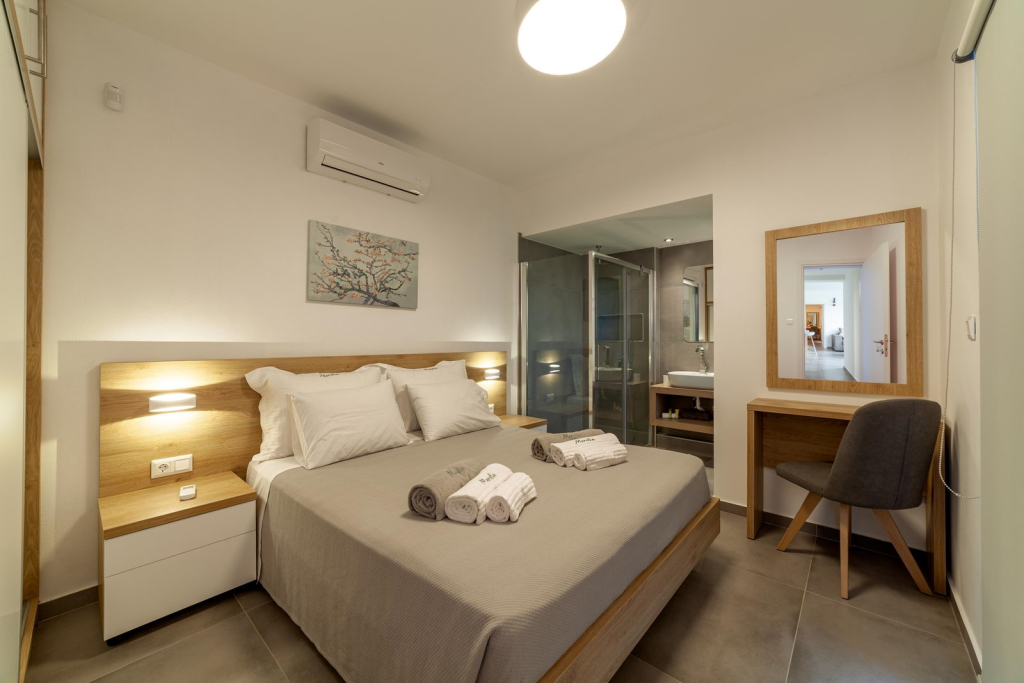 Merelia Luxury Villas - Olivia with Heated Pool