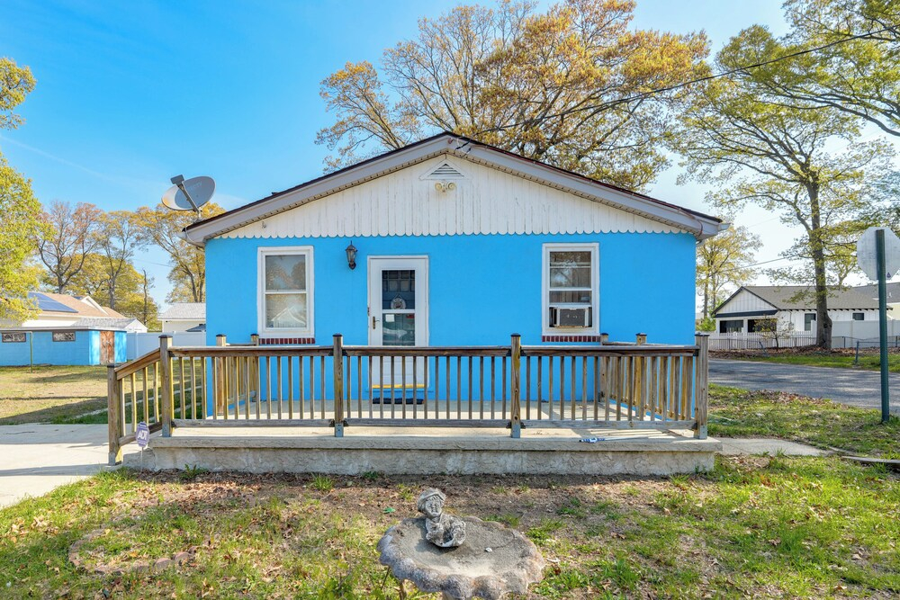 Ideally Located Villas Home: 2 Mi to Beaches