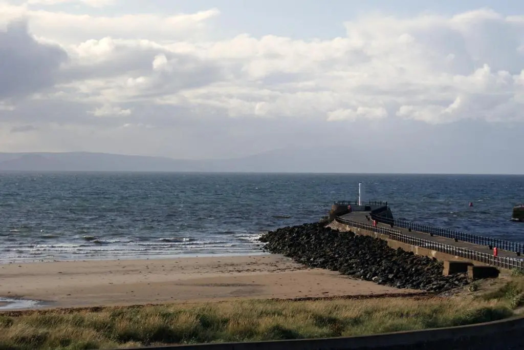 No.27 Ayr Beach - Coorie Doon