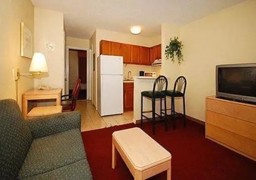 Rodeway Inn And Suites Newport News