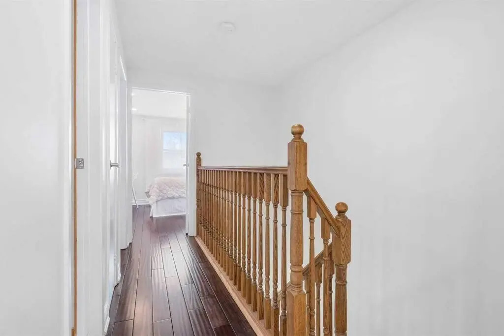 Modern main floor 3-bdrm apt backing onto a park