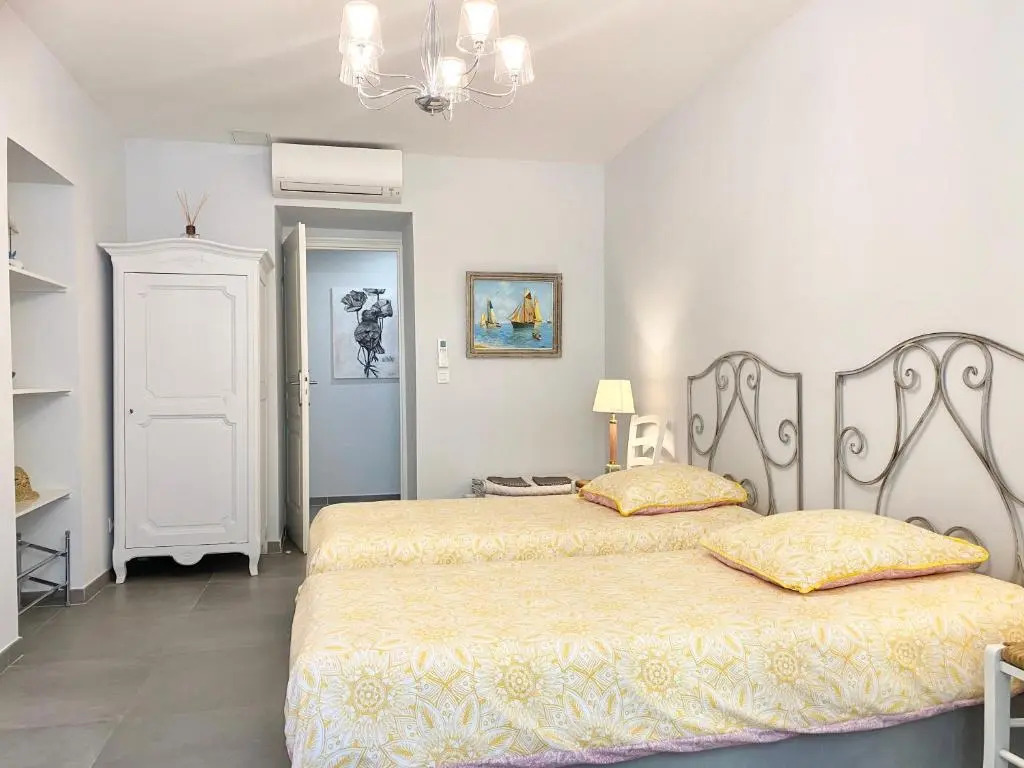 Cozy 2BR Appartment near the Port of Nice
