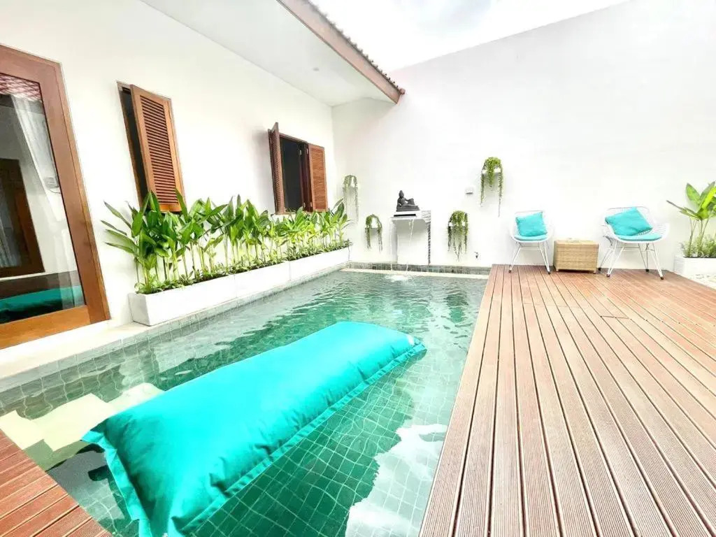 King Bed Pool Villa Paradise - North Seminyak