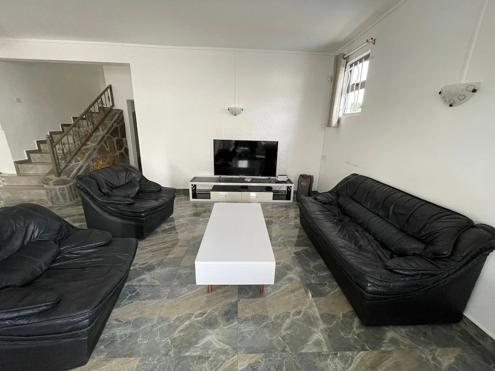 Spacious Private Villa With Roof top bar