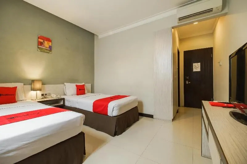 Reddoorz Plus @ Jalan Petojo Utara