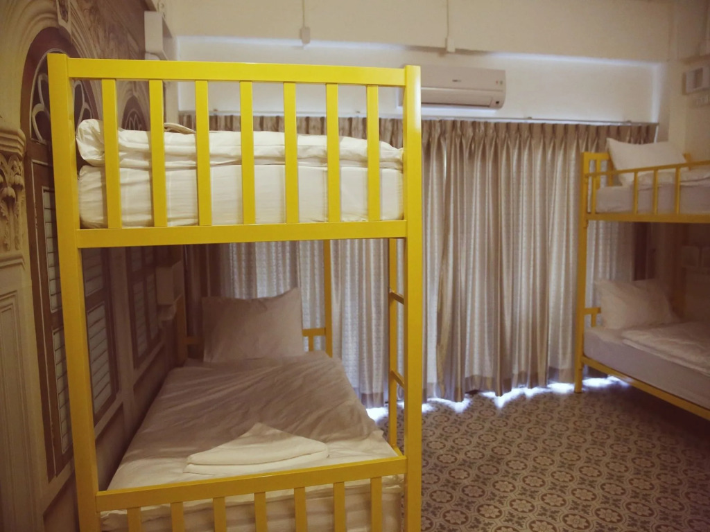 Sino Hostel Kata