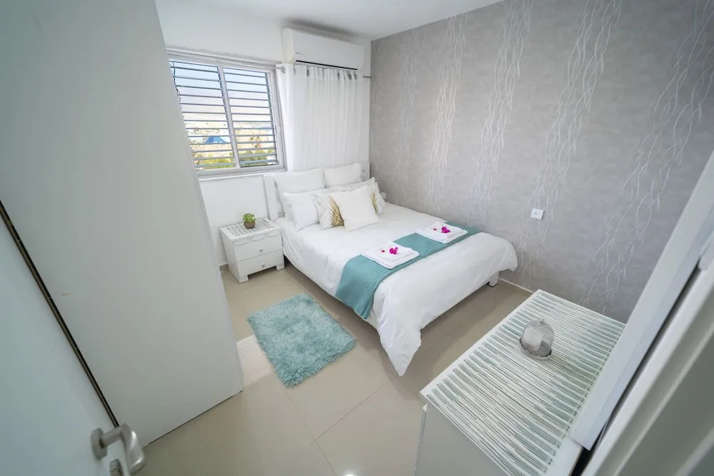YalaRent SeaView 3BR APT - Families only