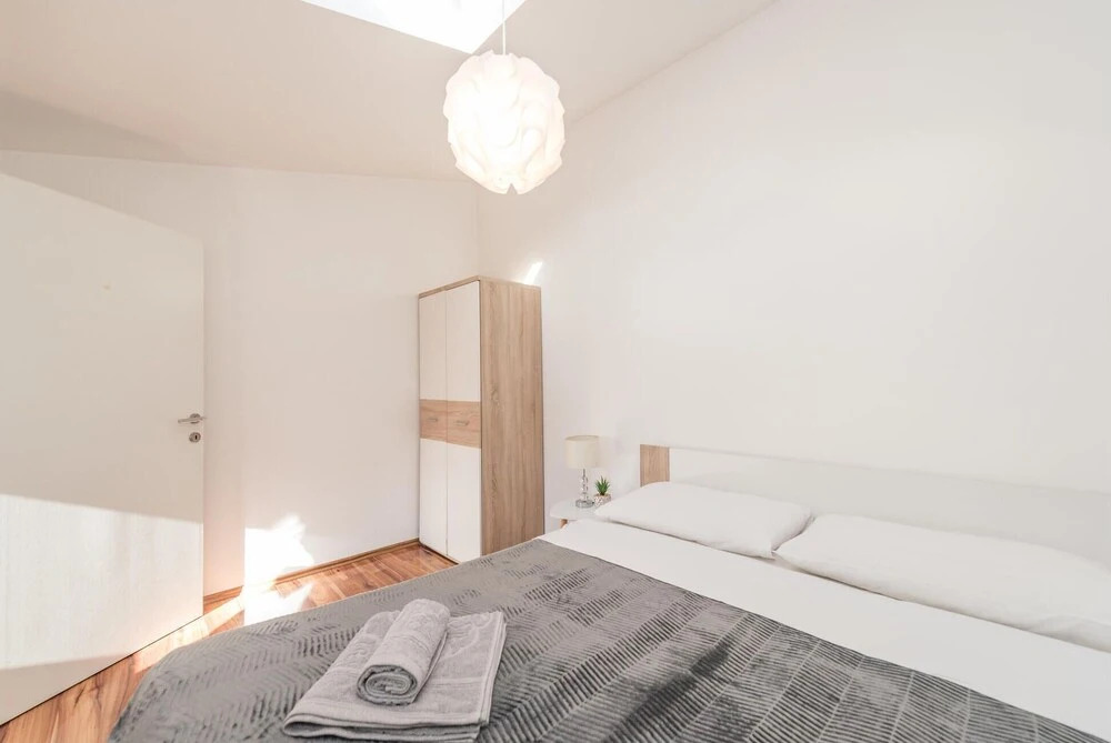 Amazing Home in Pakostane With Wifi and 5 Bedrooms