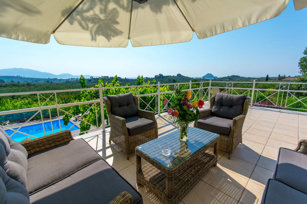 Villa Natura prive swimming pool