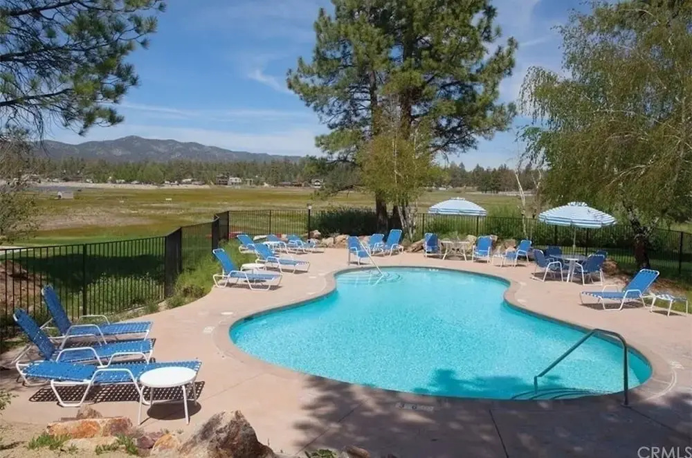 Mountain Haven Condo - Walking Distance To The Lake And The Marina! Board Games! 3 Bedroom Condo