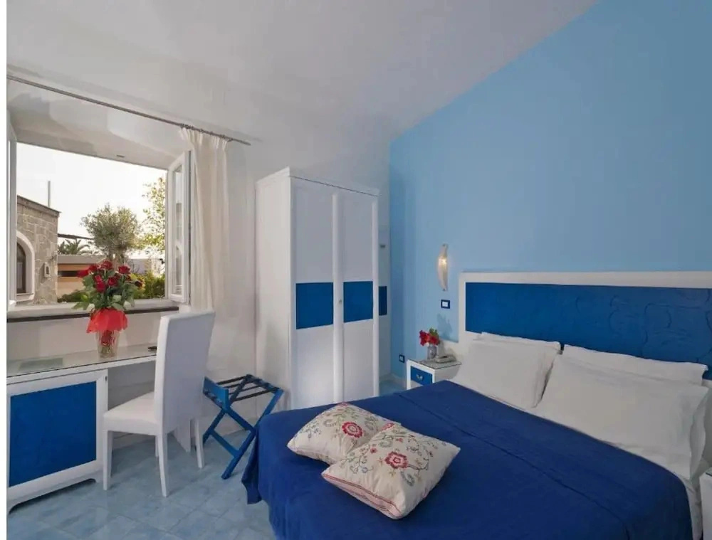 Room in B&B - Standard Double or Twin Room Overlooking Citara Bay