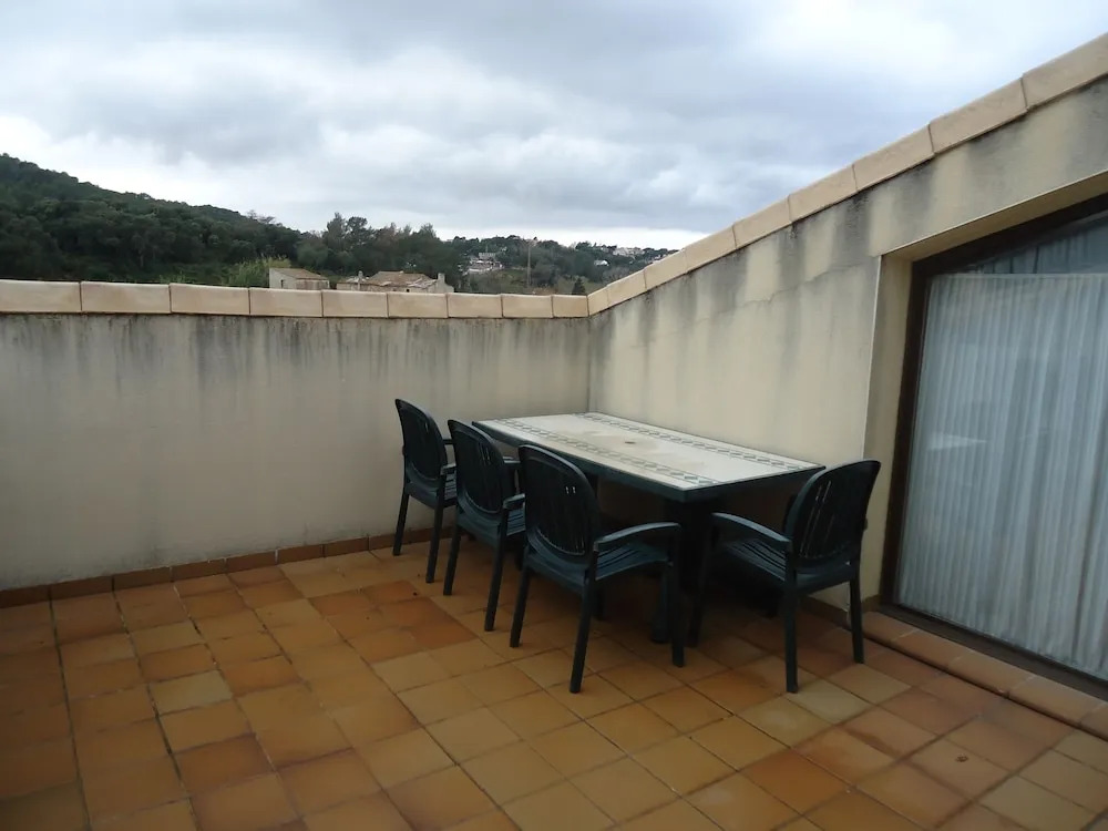 Avenida Fenals Apartment