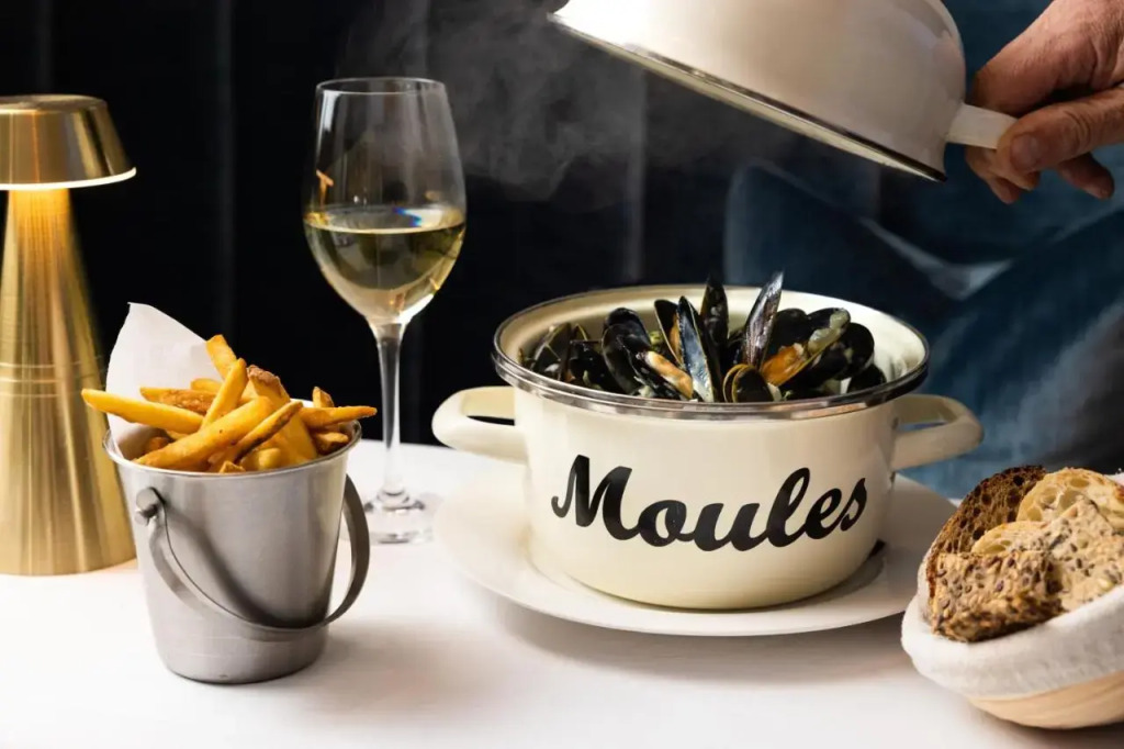 The Moorings Hotel & Restaurant
