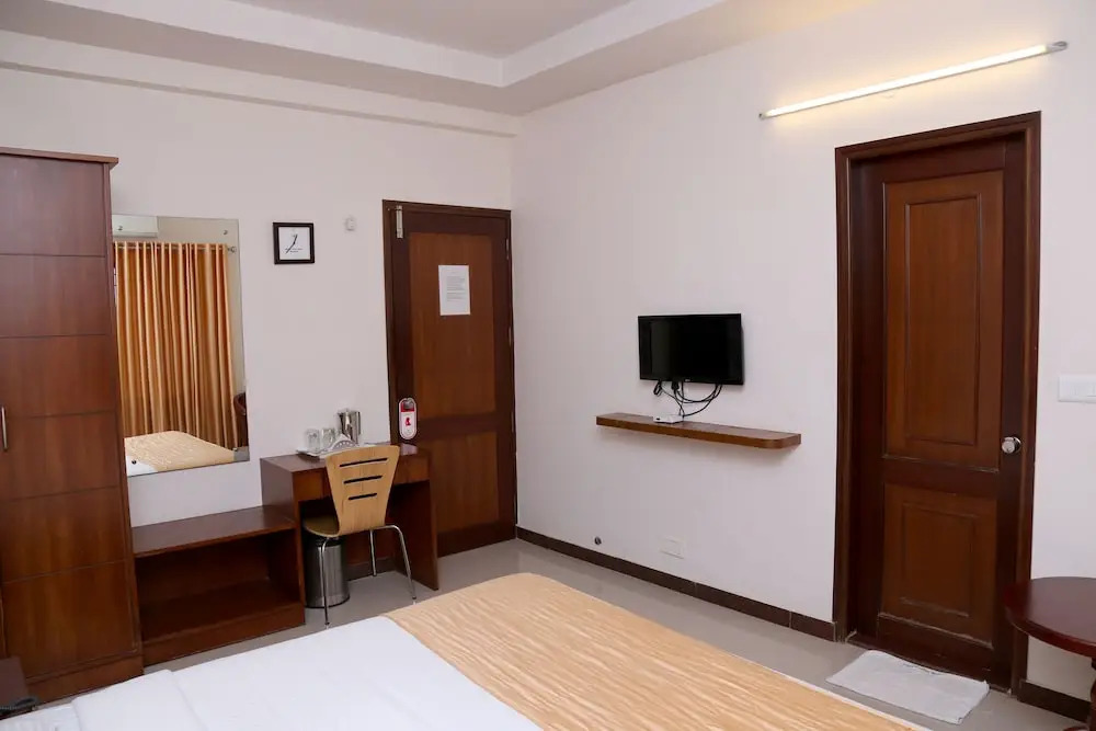 Metro Plaza Hotel by RAK Rooms, Mangaluru