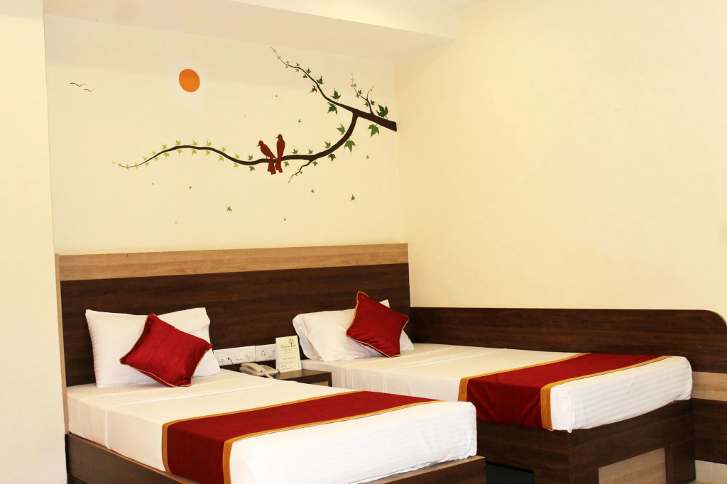 HOTEL GREEN TREES