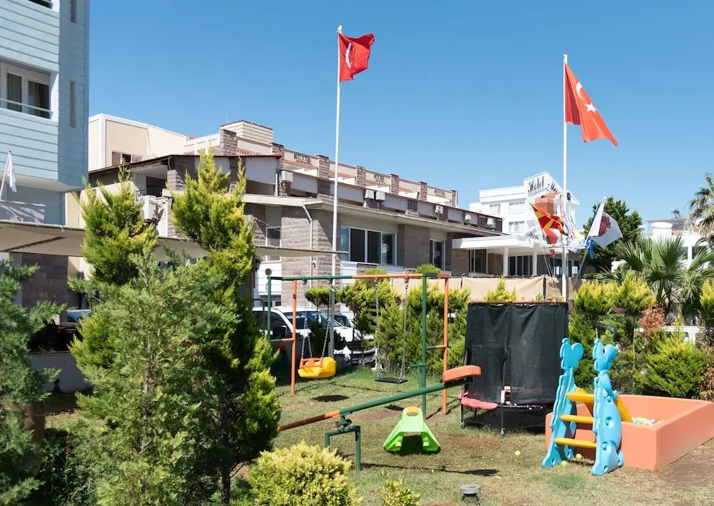 Fi̇la Otel Ayvalik
