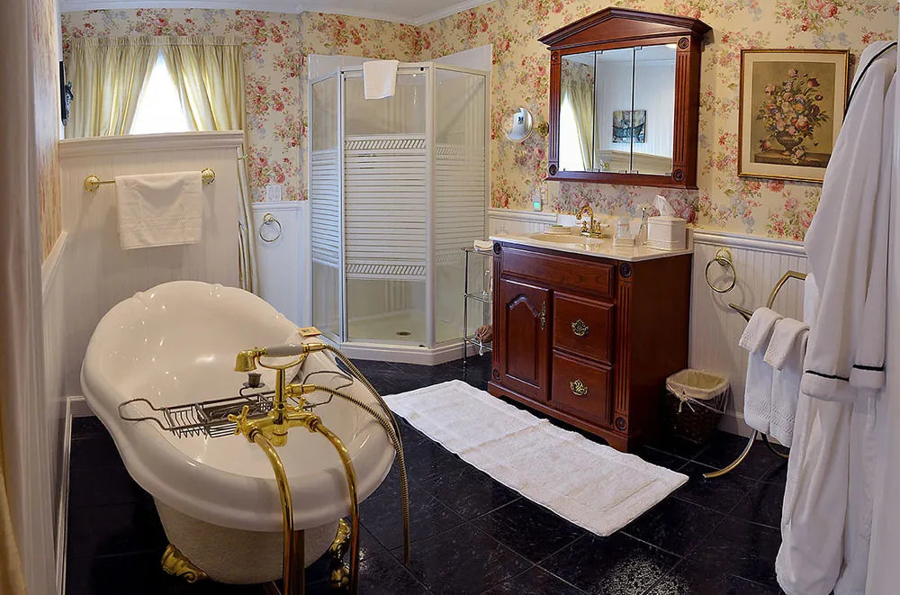 Seasons on Main Bed and Breakfast