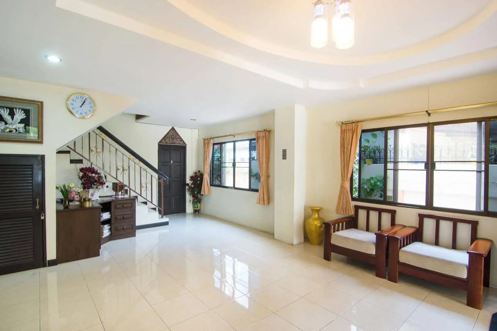 Happy Guesthouse