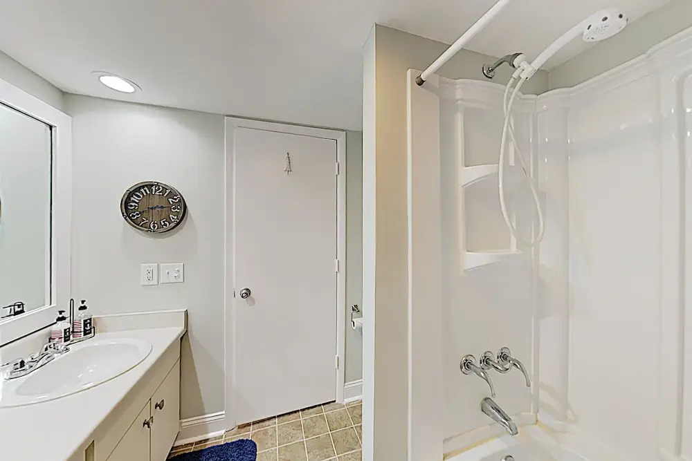 New Listing! Updated W/ Pool - Walk To Beach 3 Bedroom Condo