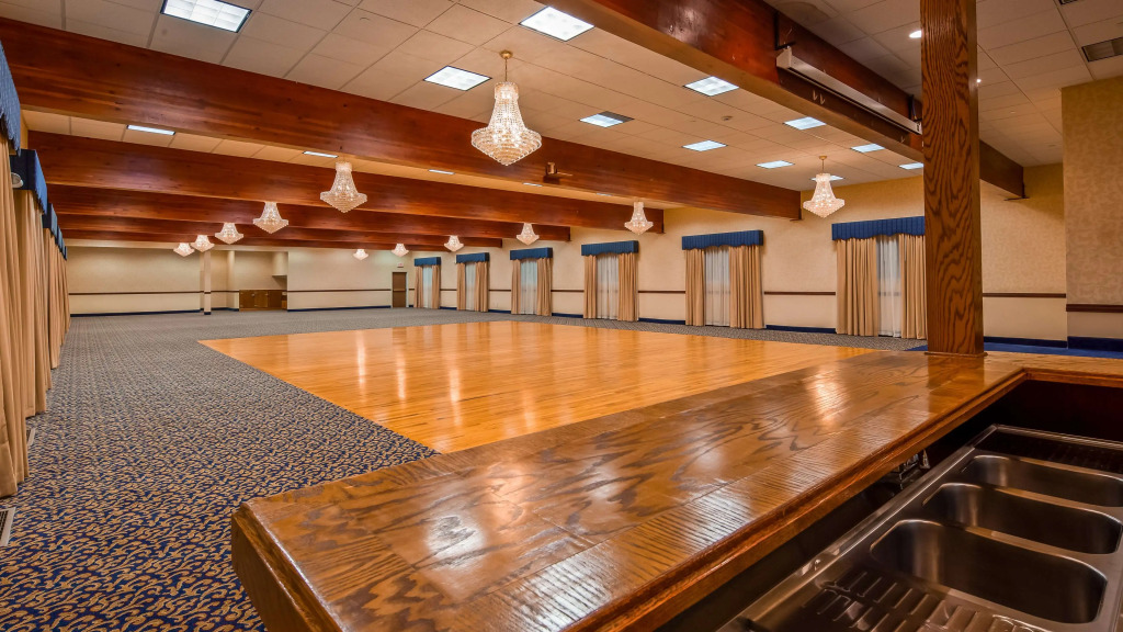 Best Western Plus Flathead Lake Inn and Suites