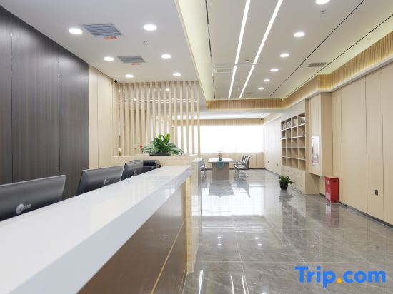 MEHOOD LESTIE Hotel (Urumqi International Grand Bazaar South Gate Subway Station)