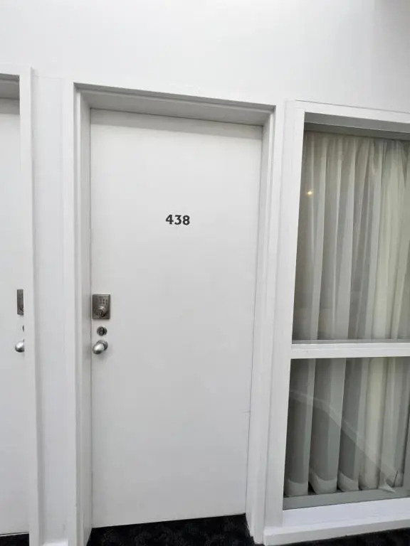 438/247 entire 1BR exHotel Room in the heart of city