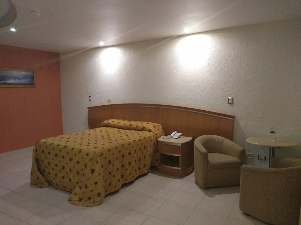 Hotel Jiménez Plaza