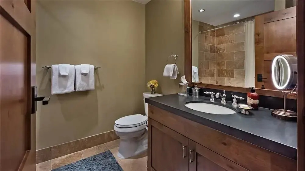 Emerald Mountain 702 4 BedroomCondo By Moving Mountains