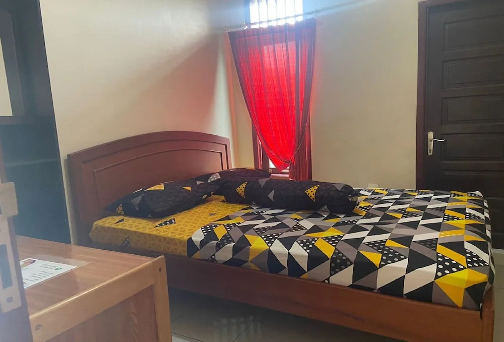 SPOT ON 93957 Henny Kost