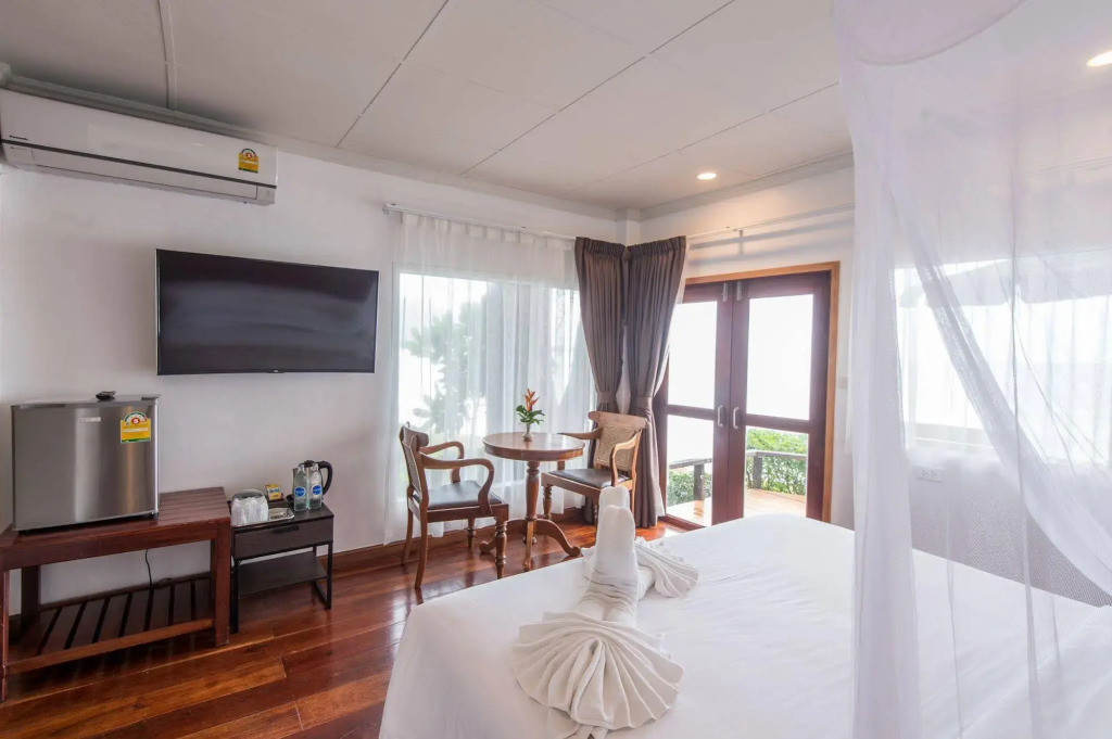 TwinBay Resort