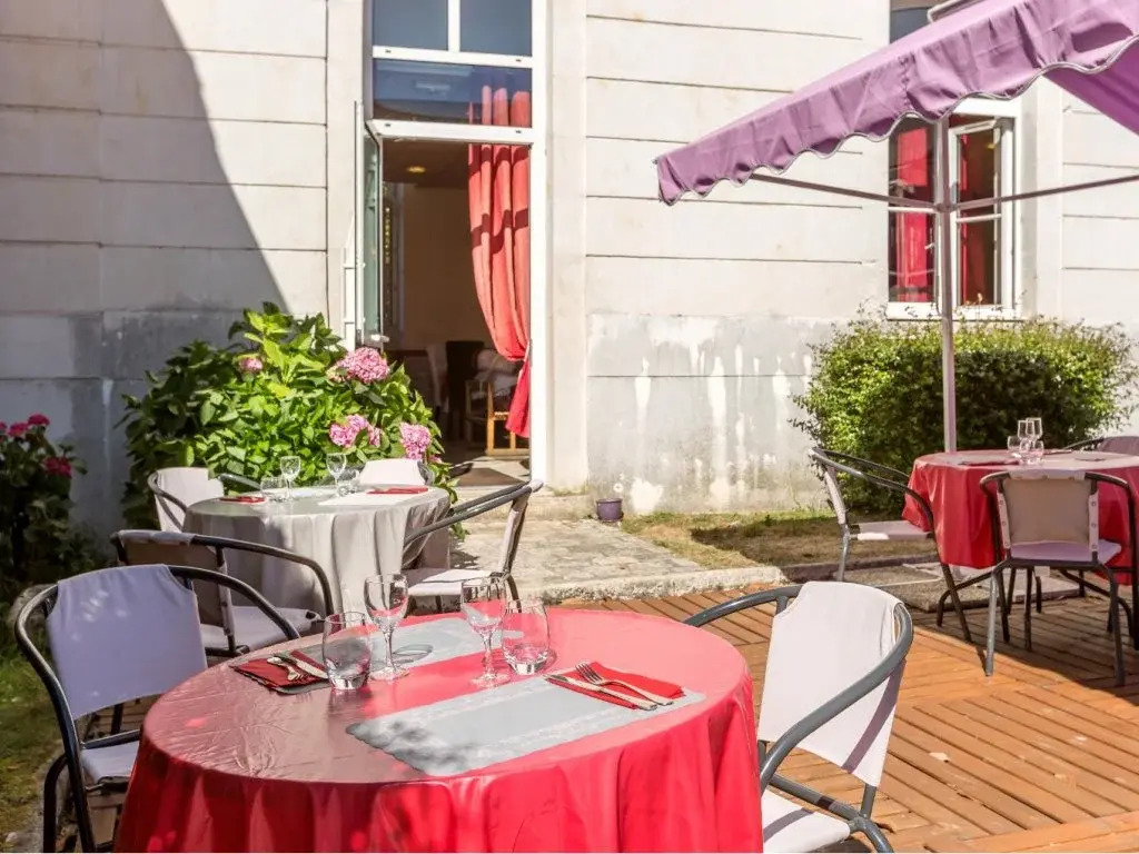 Logis Hotel Restaurant Le Vedaquais