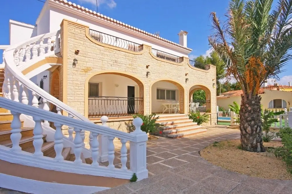 Villa - 7 Bedrooms with Pool and WiFi - 105006