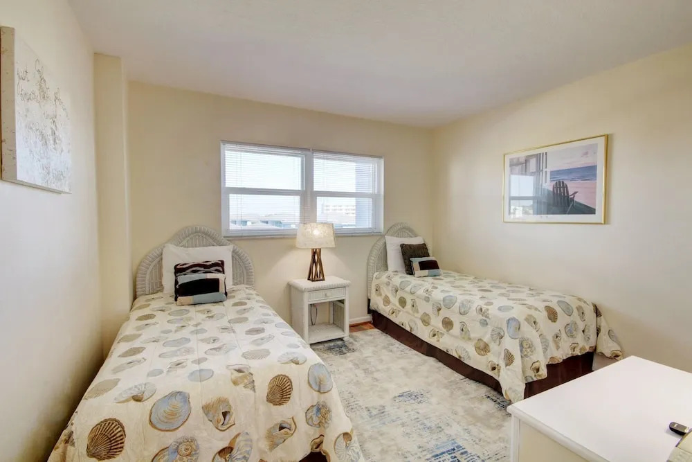 143 El Matador 2 Bedroom Condo by RedAwning