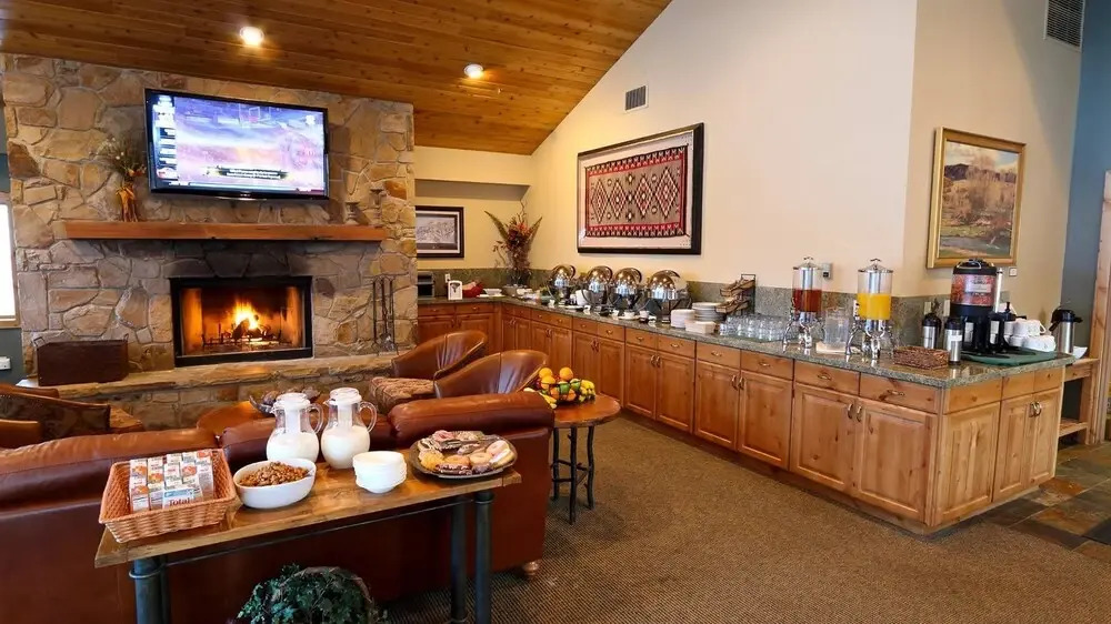 Pine Inn at Trail's End Lodge - Two Bedroom Residence with Spa #8 2 Condo
