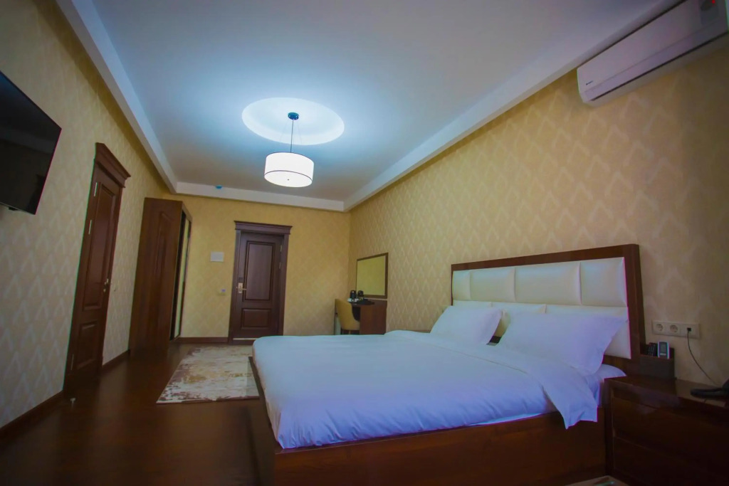 HOTEL AYNI / Айни Отель
