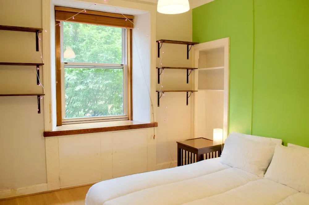 Cosy Two Bedroom Flat In Polwarth