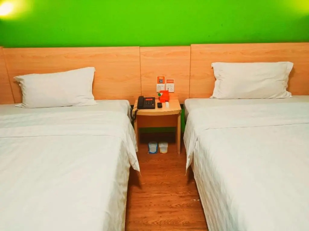 7 Days Inn Nanchang Ba Yi Square Songbai Branch