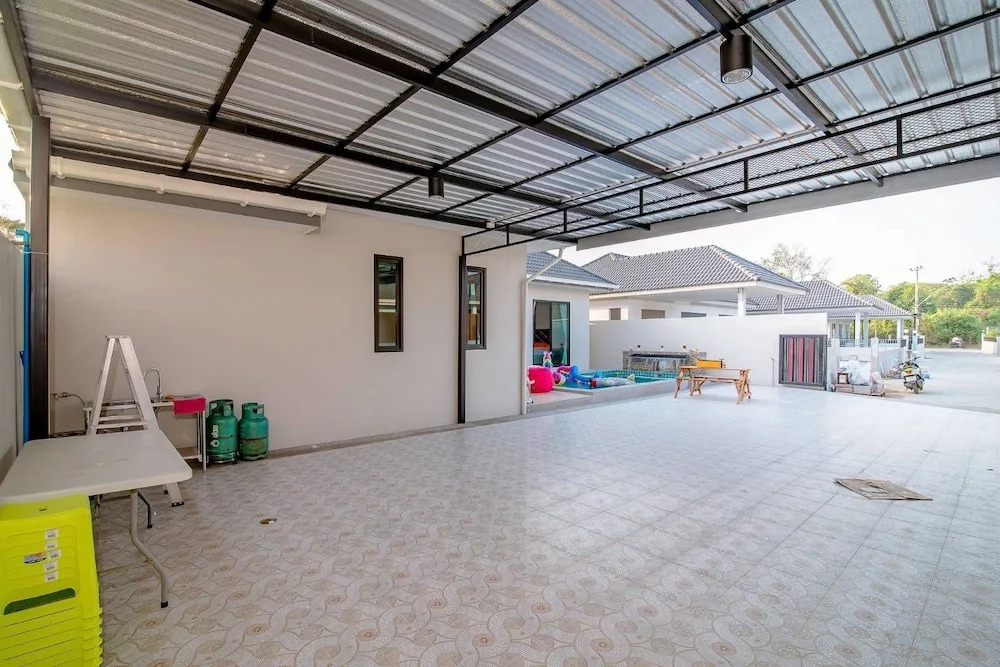 Hani Pool Villa