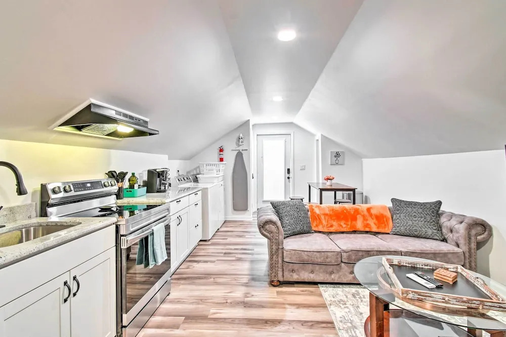 Fayetteville Apartment w/ Yard: Pets Welcome!