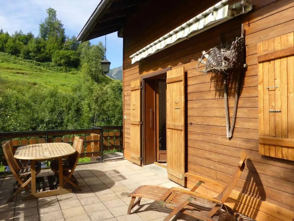 Chalet à Arêches, 100m², 8 pers, 4 ch, Pied des Pistes, Cheminée, Terrasse, Wifi - FR-1-342-246