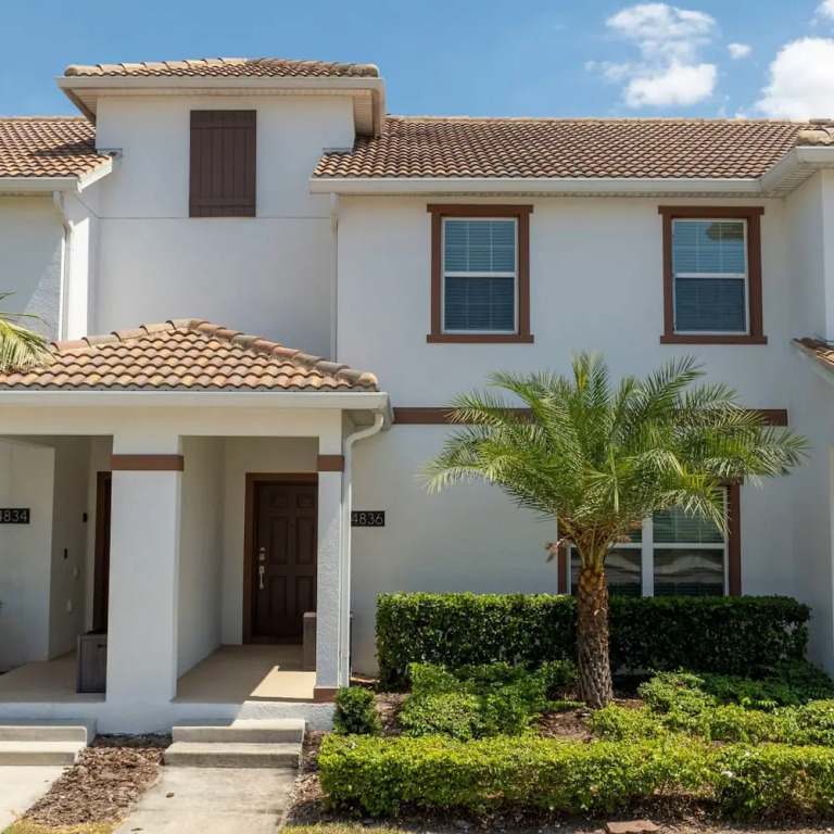 Gorgeous 4Bd w Pool Waterpark Storey Lake 4836m