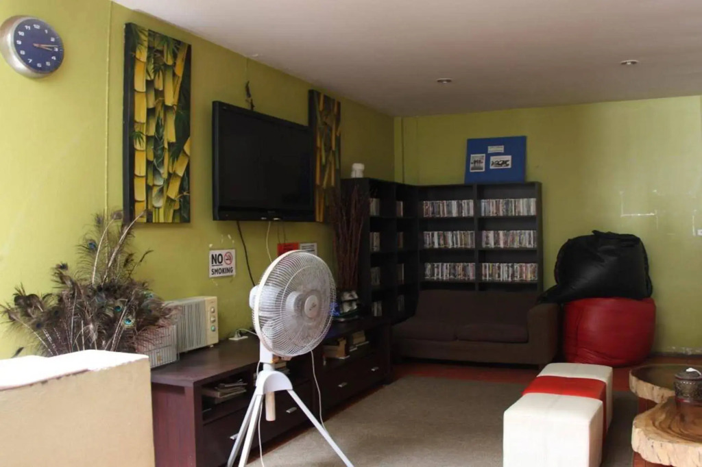 OYO 1054 Phuket Backpacker Hostel