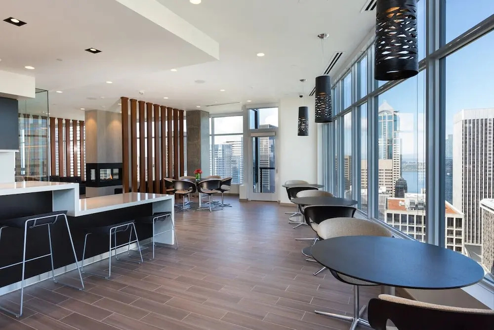 Luxe Hubs Corporate High Rise Apartments on Pine