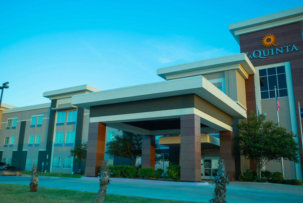 La Quinta Inn & Suites by Wyndham Karnes City - Kenedy
