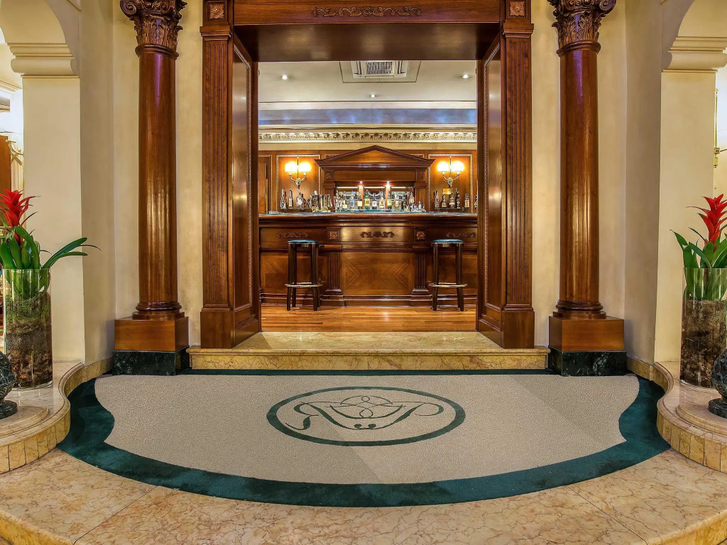 Отель River Palace Hotel