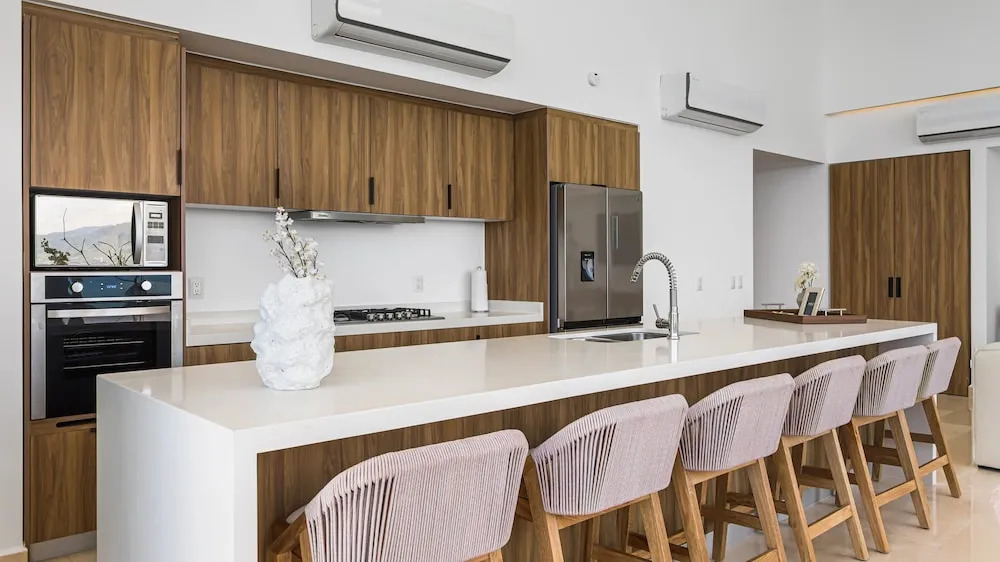 Beachfront Luxury 4BR Penthouse With Incredible Ocean Views