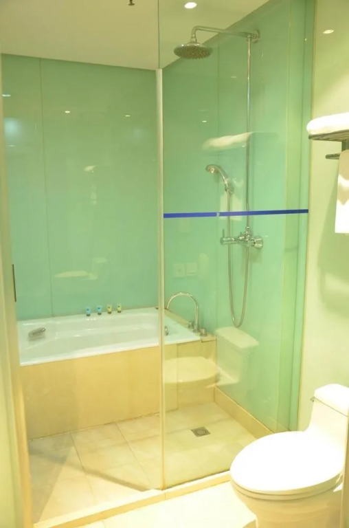 Louis Business Hotel
