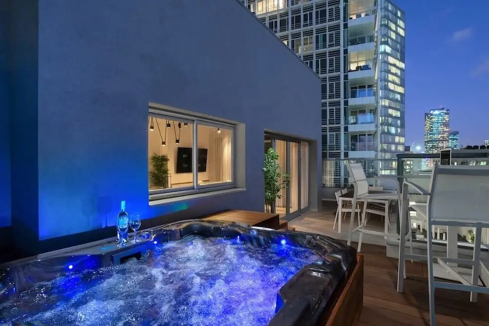 3BR Penthouse on Rothschild by HolyGuest